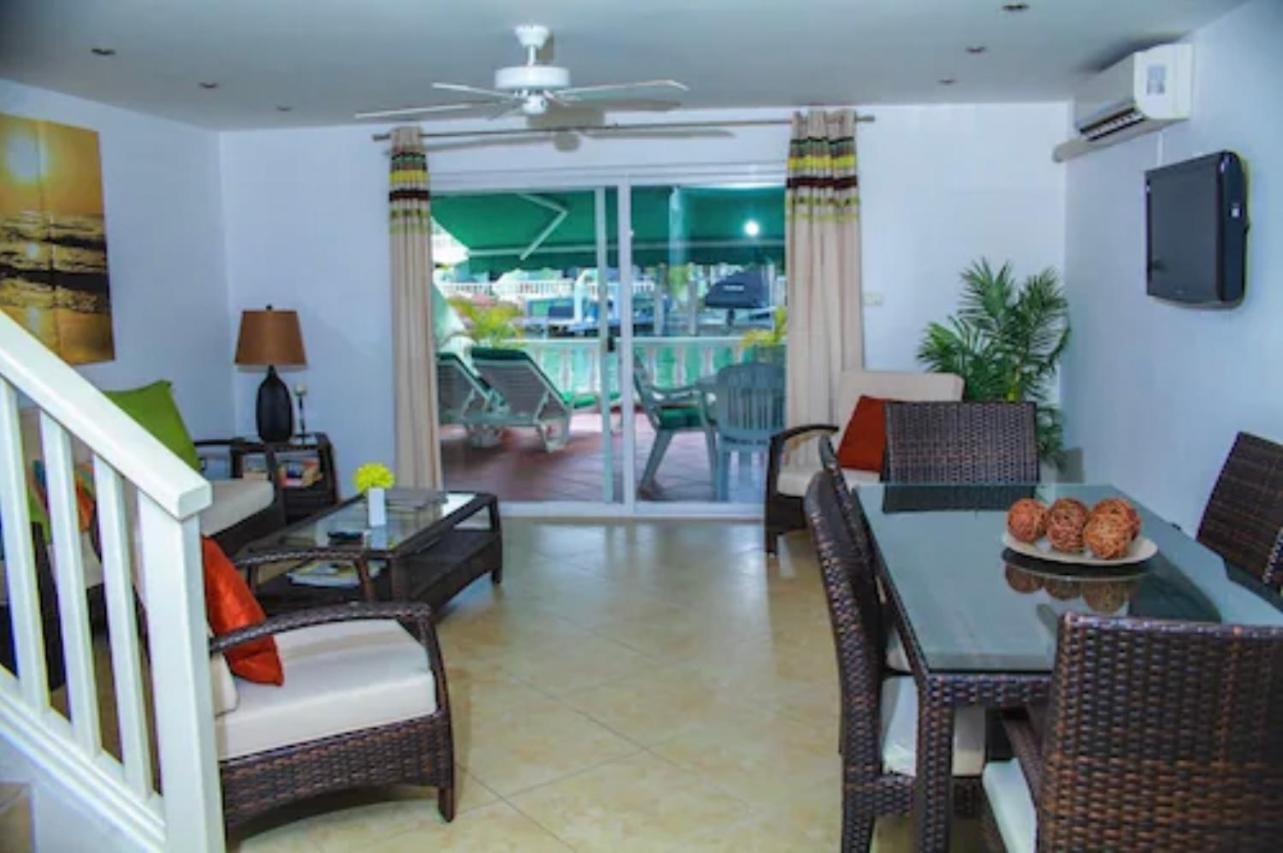 Villa Marietta Jolly Harbour Exterior photo